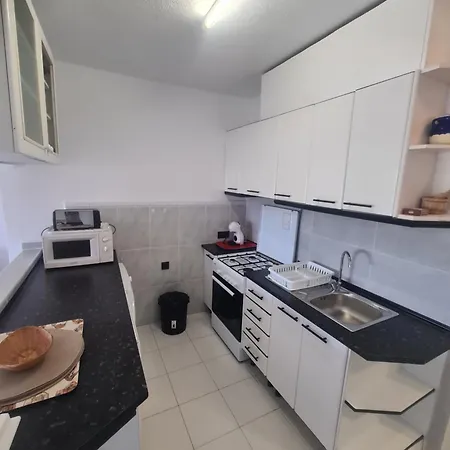 Beachfront Apartmán *